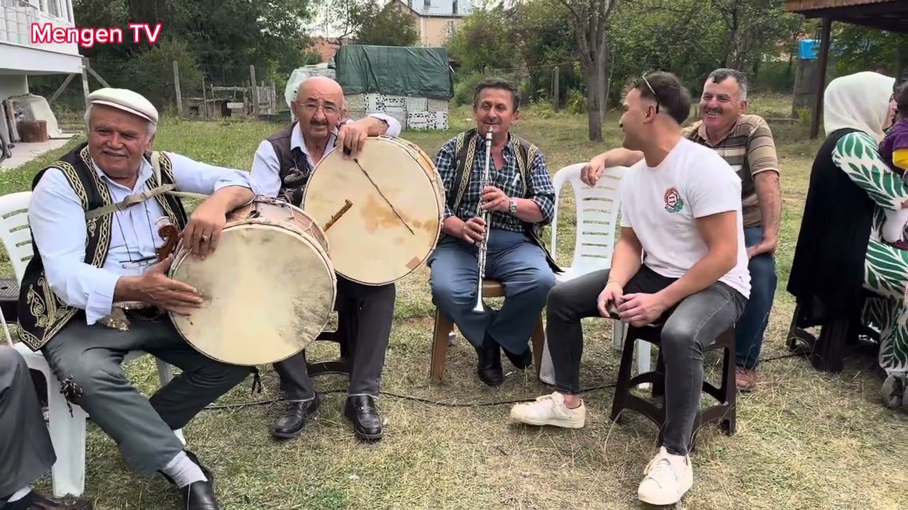 Samet Akın ile Mengenli Klarnetçi Kıyas ve ekibinden Emine'm türküsü