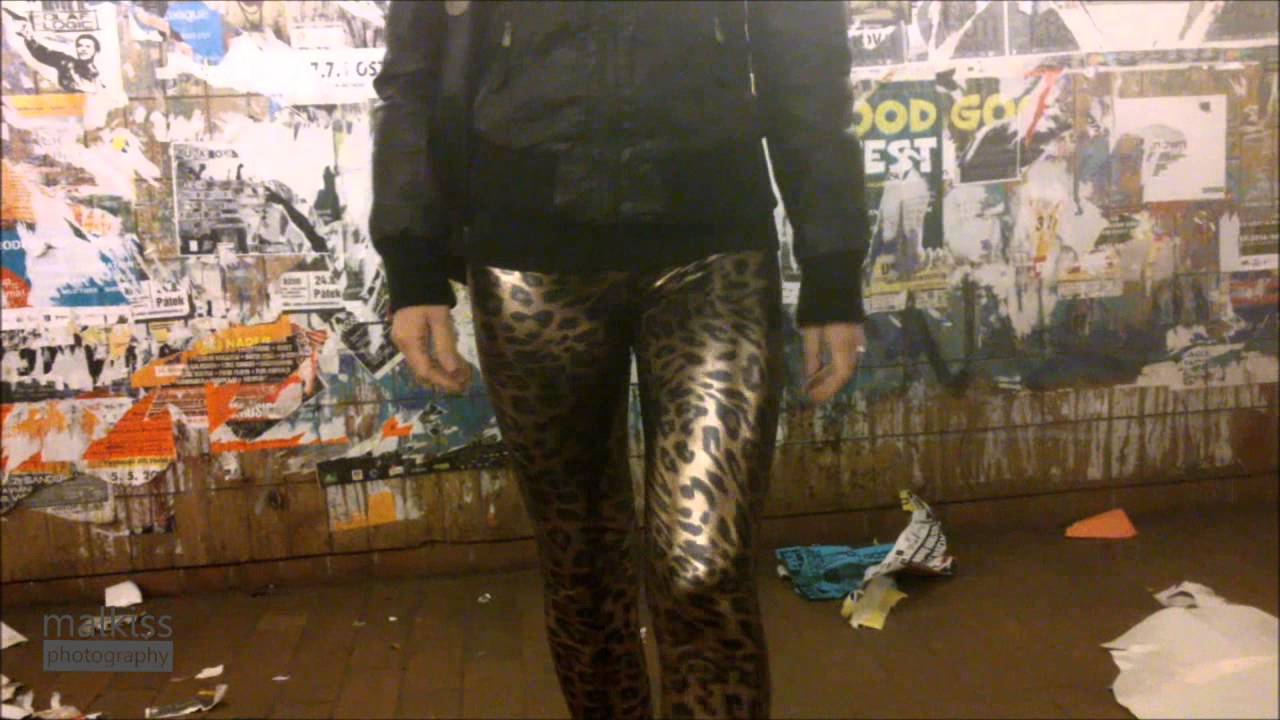Caribig - wetlook leopard print leggings in the night 2014