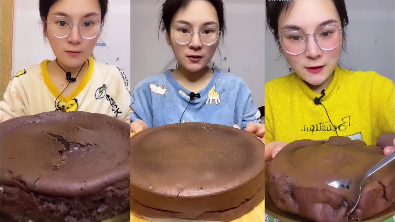 do you like cake? 초콜릿 브라우니 케이크를 먹어