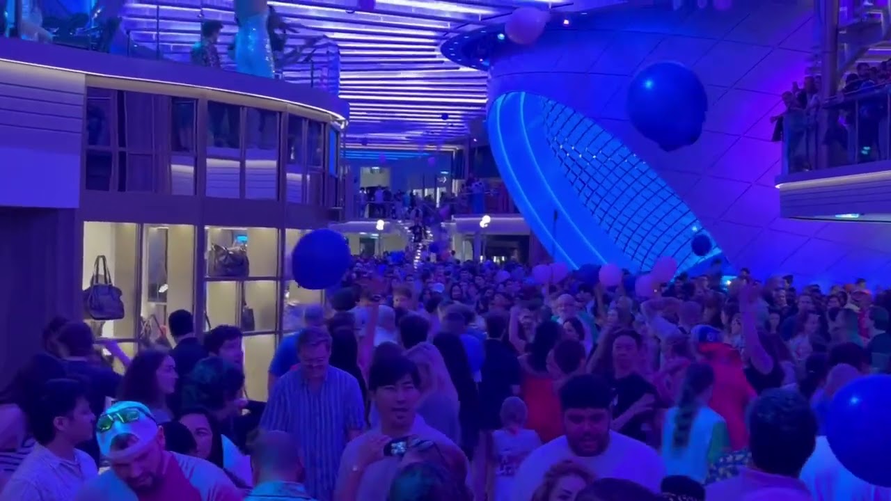 Royal Caribbean Star of the Seas, Co-largest Cruiseship On Earth