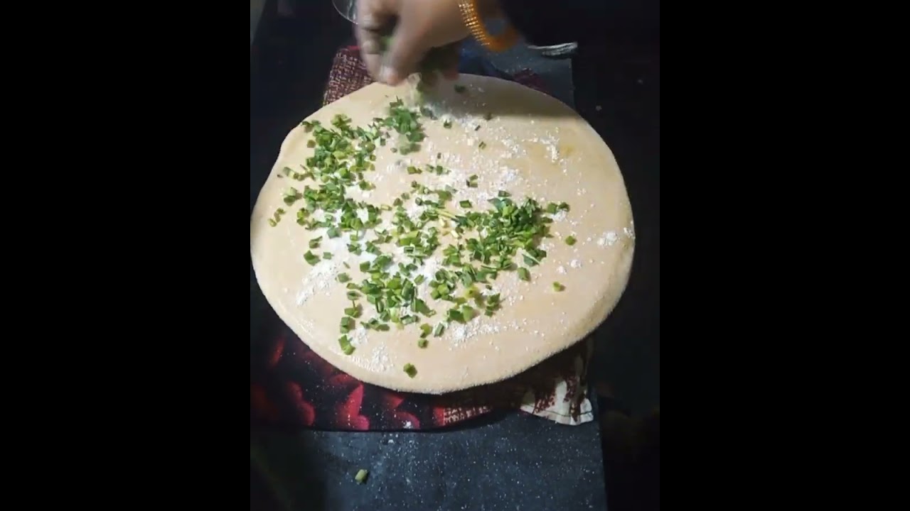 हरे लहसुन का पराठा I how to make हरा लहसुन ka paratha I #bristihomekitchen 