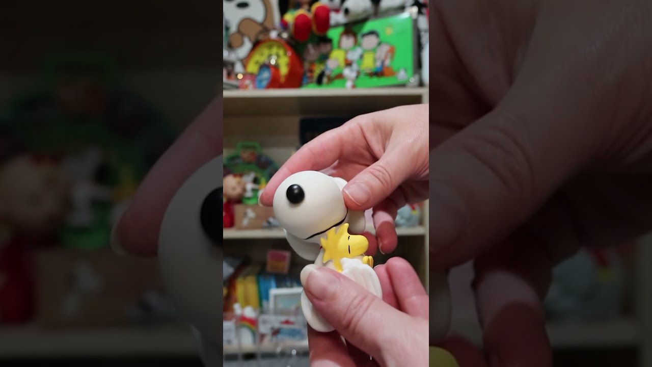 Первый взгляд! Самые маленькие игрушки Снупи в мире | CollectPeanuts.com