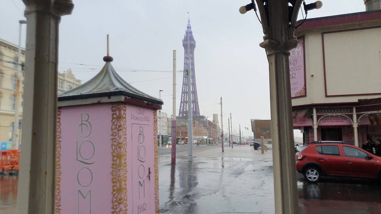 Блэкпул отрывается по полной, весь промокший насквозь