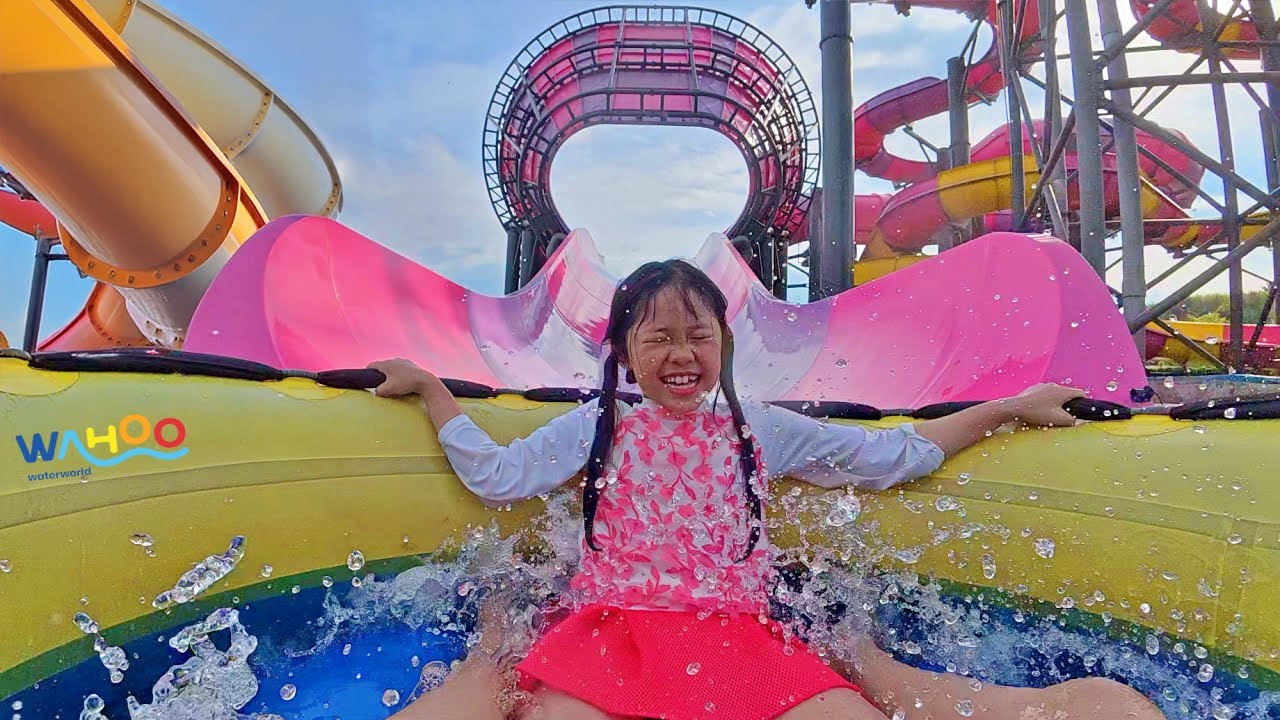 Takut Main Perosotan Tinggi Seru dan Main Balon Air - Playground Waterpark Wahoo