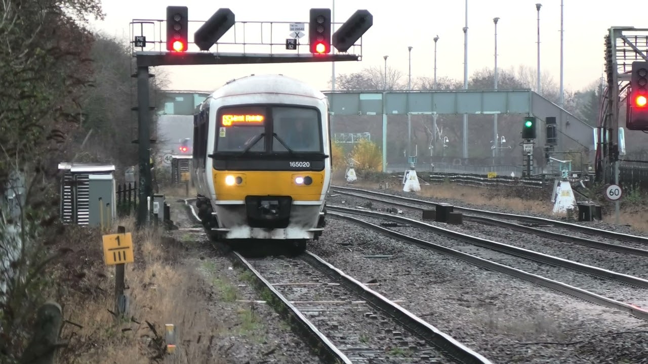 Trains at West Ruislip 15/12/23