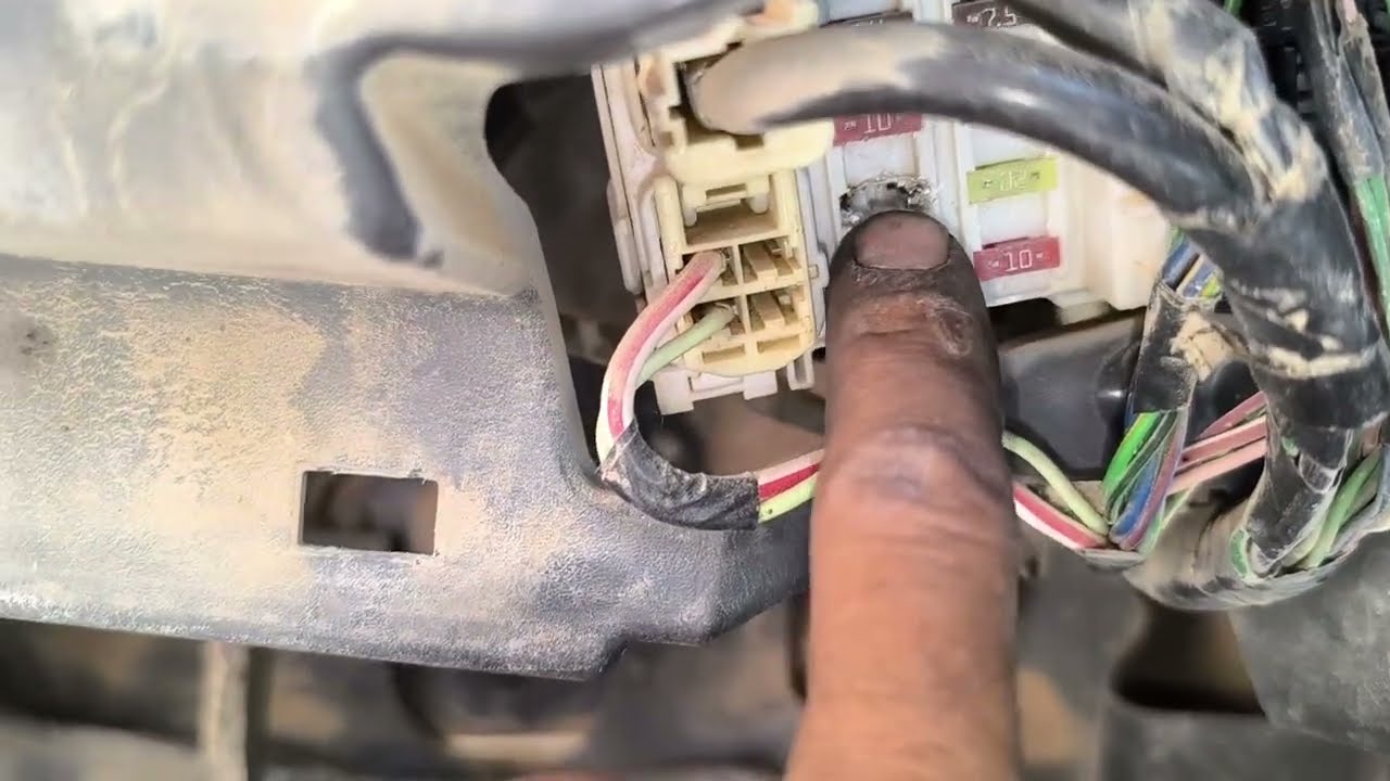 عطل احتراق الفيوزات تويوتا هايلوكس ، فيزيبل محروق فيوز تويوتا/ مكان أسلاك كهرباء يسبب احتراق فيوزات