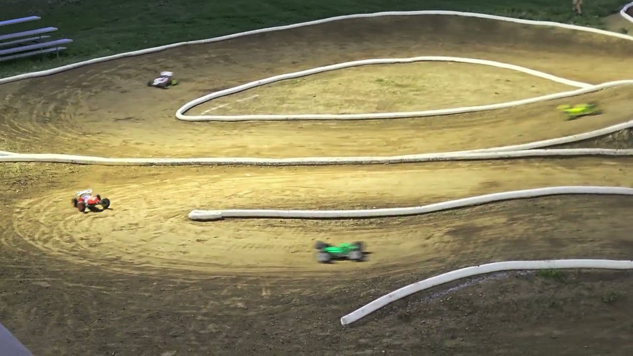 Opening Day @Medina RC Raceway truggy main #2