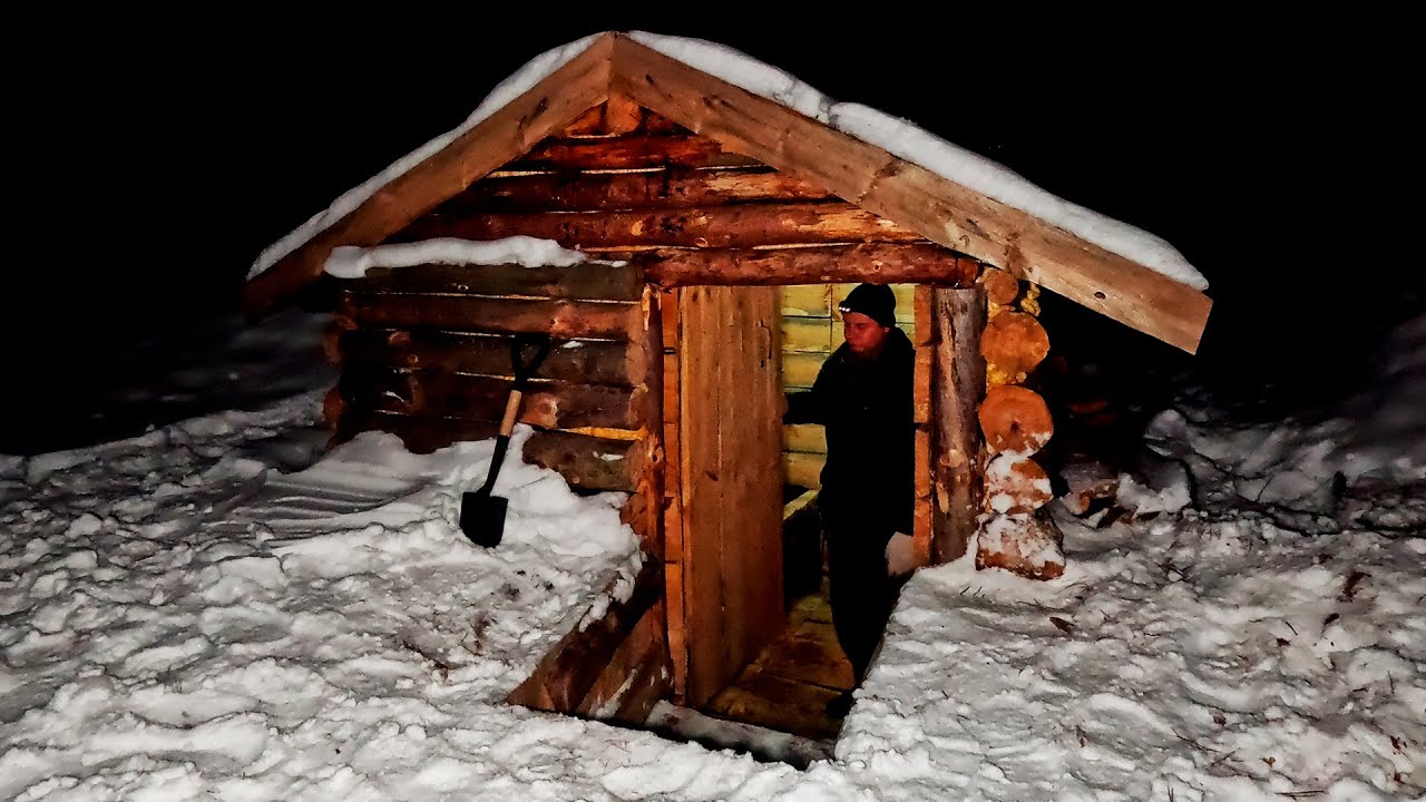 Building a Warm and Cozy Winter Shelter, living in a forest house