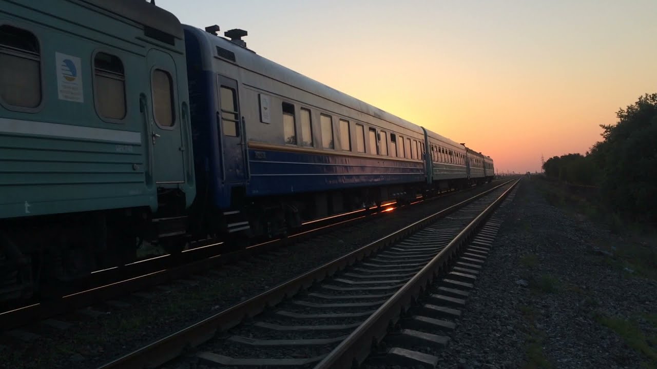 Скорый поезд №22 Кызылорда-Семей . Близ станции Туркестан\Turkistan.