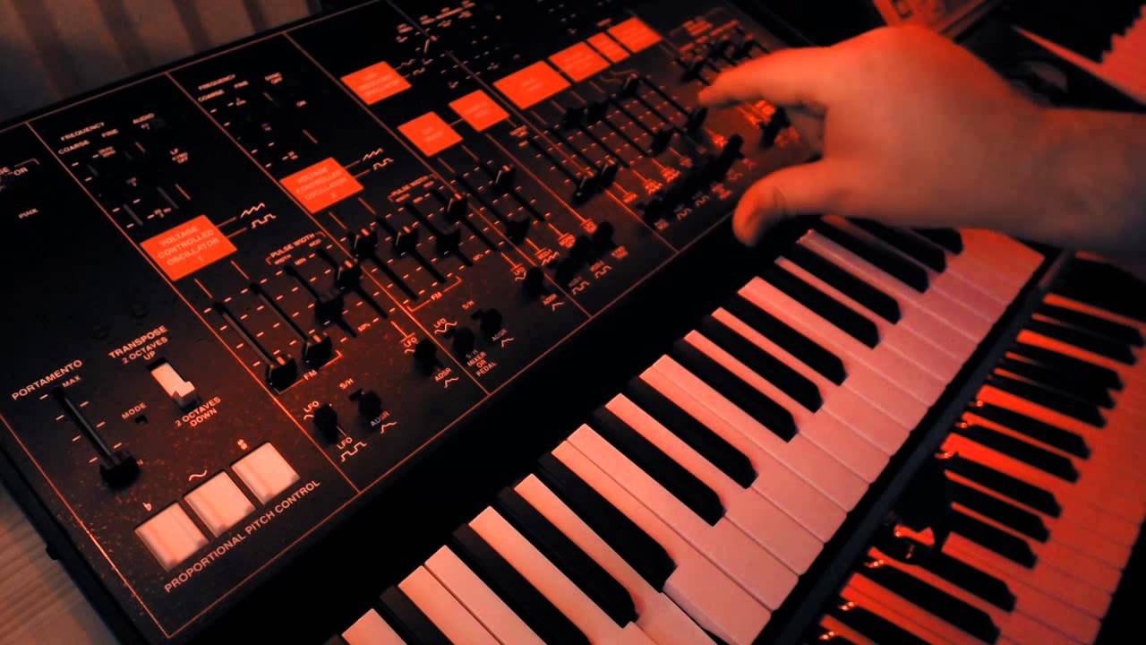 Korg ARP ODYSSEY demonstration with EHX 8 Step
