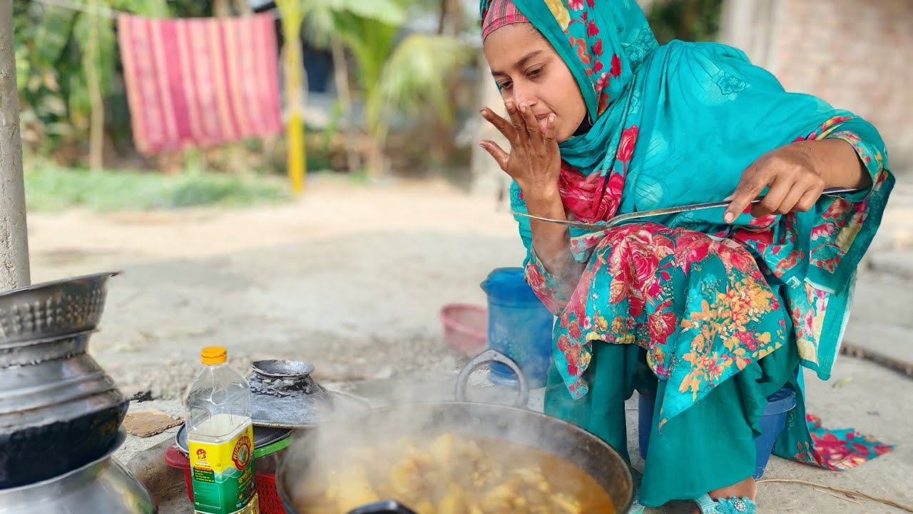 গ্রামের বউয়ের কান্ড দেখুন