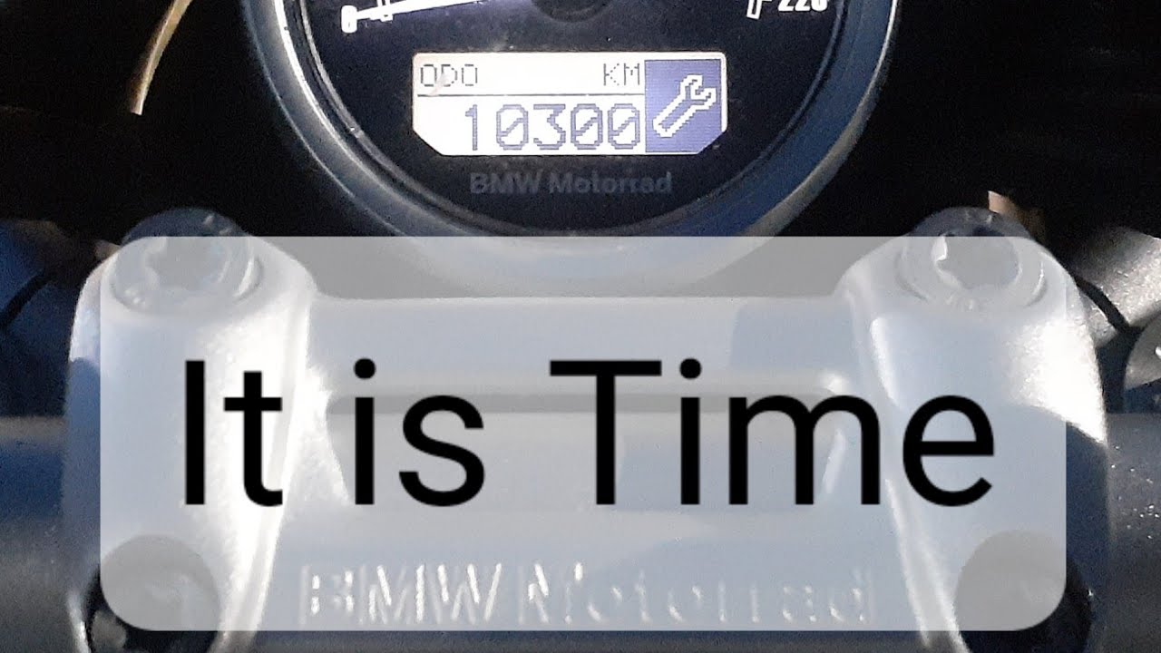 BMW RnineT Service: Transmission Oil Change, Engine Oil Change and Brake Measurements