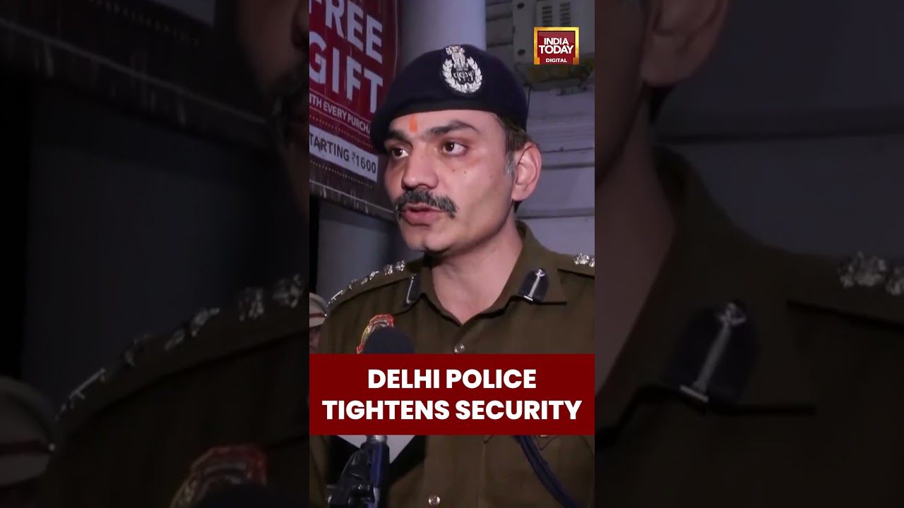 #delhipolice Tightens Security in #connaughtplace for Christmas & New Year