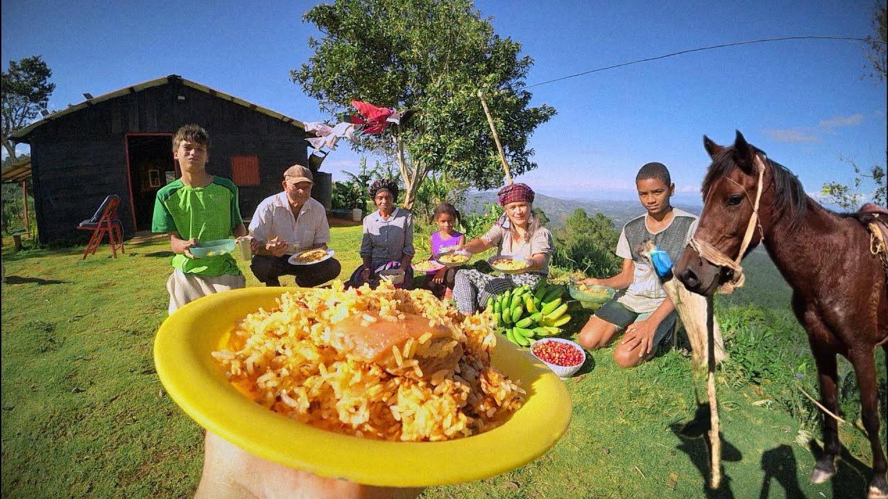 INCREÍBLE una FAMILIA que VIVE en un CAMPO con una HERMOSA VISTA PARTE 1: