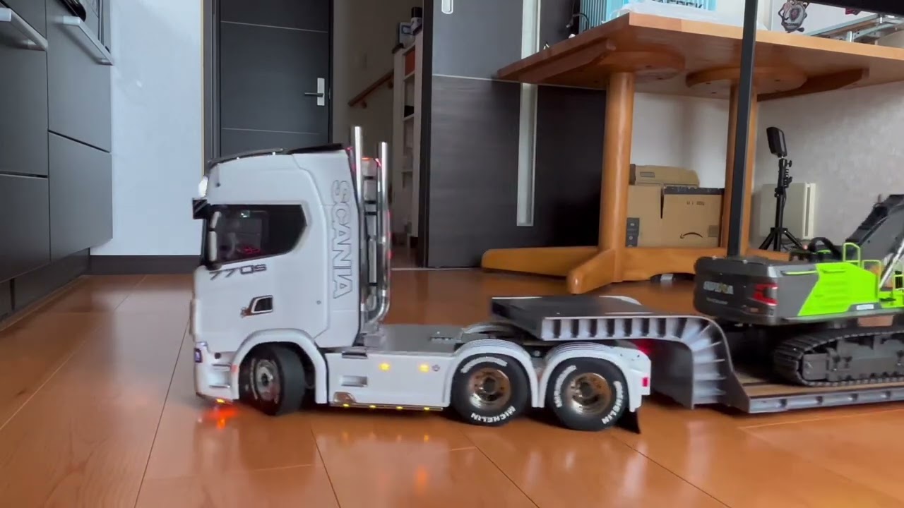タミヤ スカニア770s TAMIYA SCANIA 重トレ V8 trailer truck