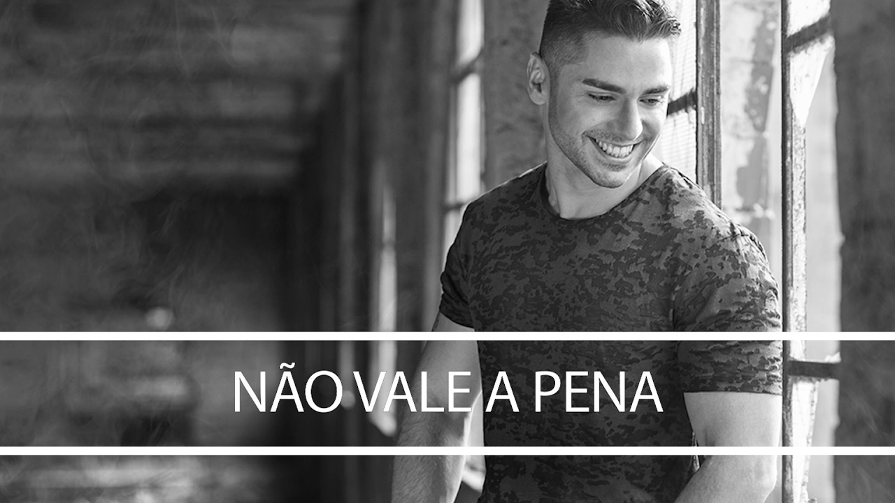 Leandro - N&atilde;o vale a pena (Lyric video)