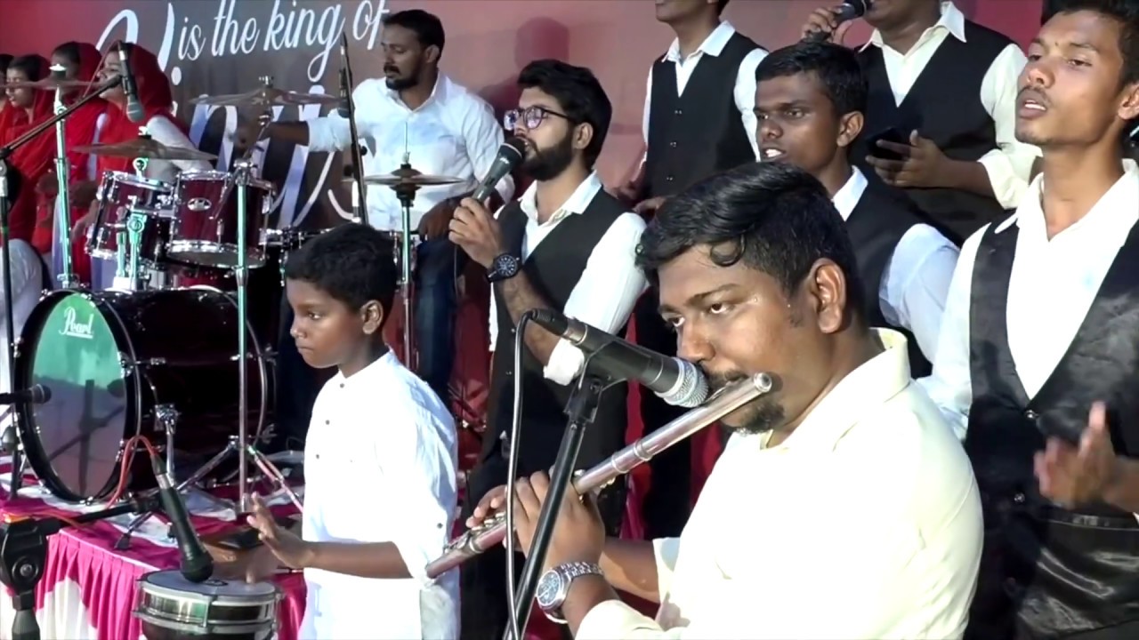 വാഴ്ത്തിടുന്നൂ വാഴ്ത്തിടുന്നൂ വാഴ്ത്തിടുന്നൂ ഞാൻ ...വളരെ മനോഹരമായ ഈ പഴയ ഗാനം ...ഒരിക്കയ്ക്കൽകൂടി ...