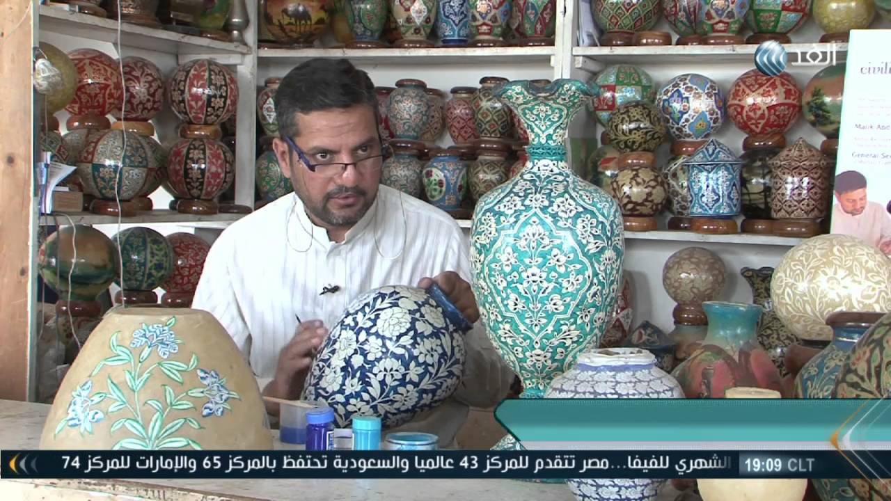 النحت على العظام.. حرفة يتقنها الباكستانيون