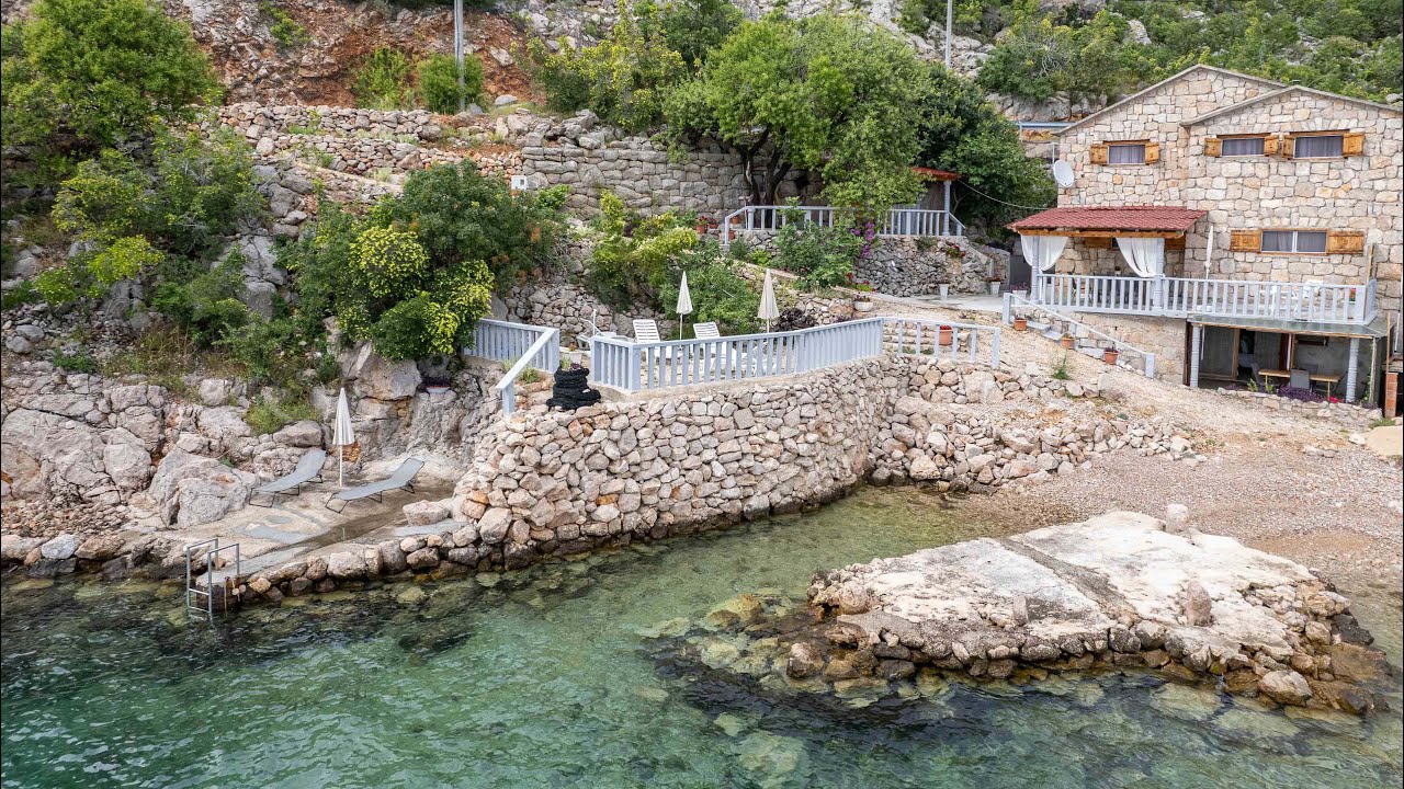 House - For Sale - Karlobag, Croatia