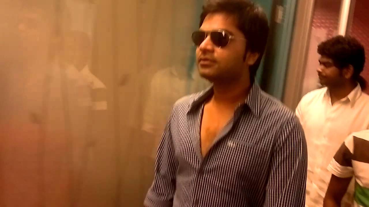 Simbu (STR) & Vignesh Shiva Entering Suryan Fm 93.5 studios for exclusive audio Launch of PODA PODI