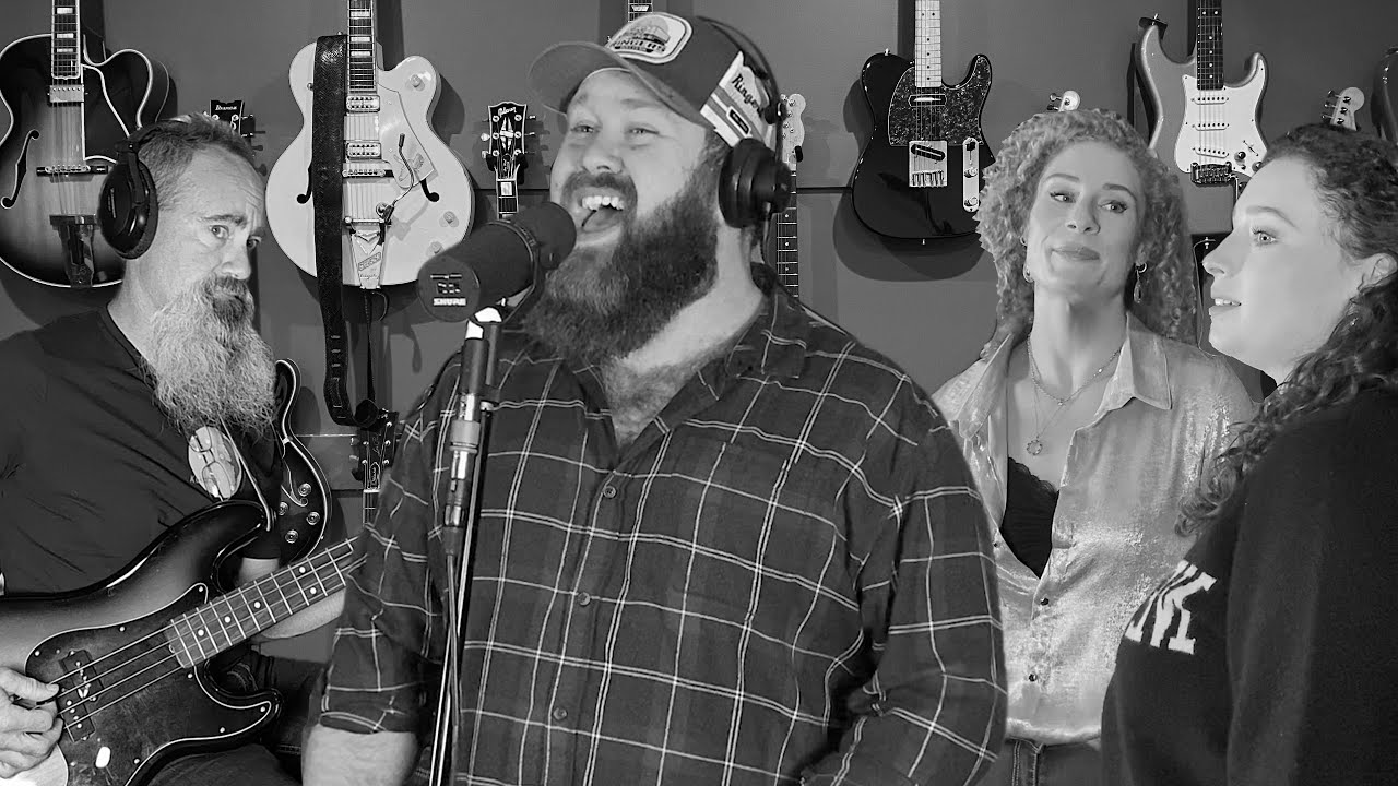 Pistol - Mia Dyson | Studio Band
