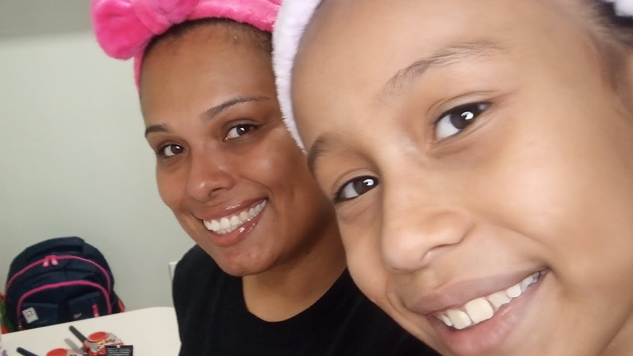 Eu e minha mãe fazendo skin care 😺