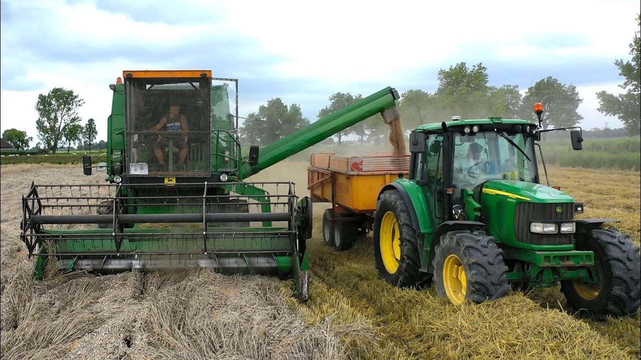 Tarwe oogst 2023 met John Deere 970. Melkveebedrijf Mts. Bosma Appingedam.