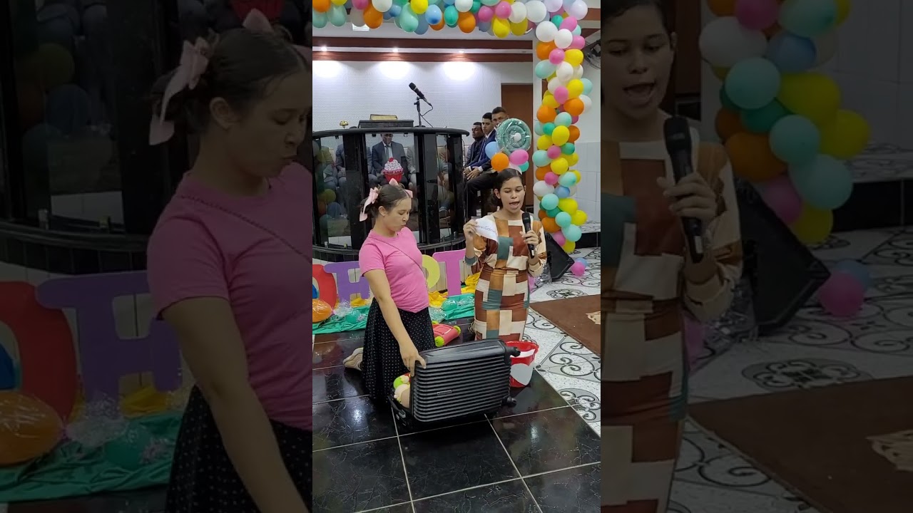 Peça infantil  A menina da mala pesada! deixa o like e se inscreve no canal❤️