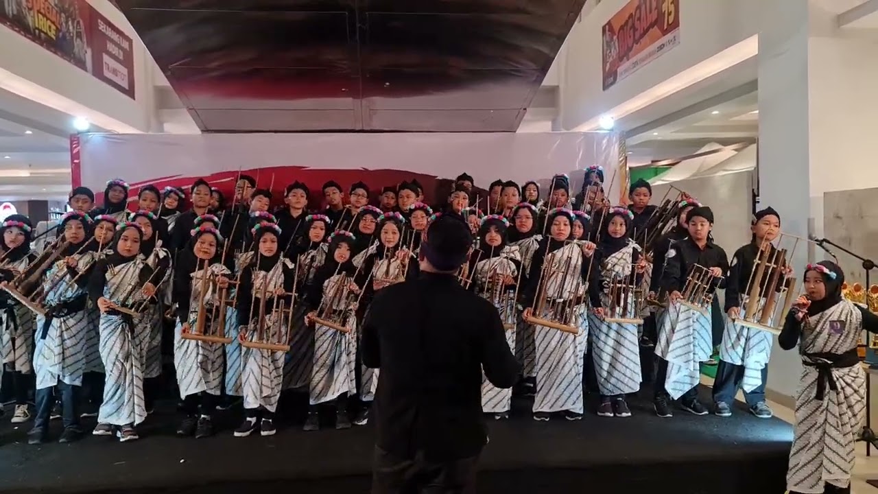 ANGKLUNG PERFORMANCE | BANDUNG - YURA YUNITA | SD ASY SYIFA 1 BANDUNG