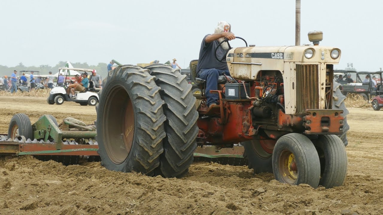 CASE 830 Diesel CASEMATIC Tilling The Field