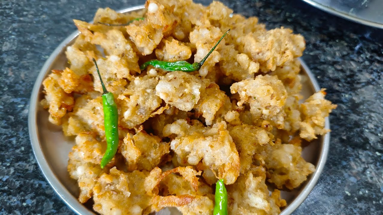 महाशिवरात्री विशेष/  साबुदाणा बटाट्याचे कुरकुरीत भजी/sabudana batata crispy Bhajji 