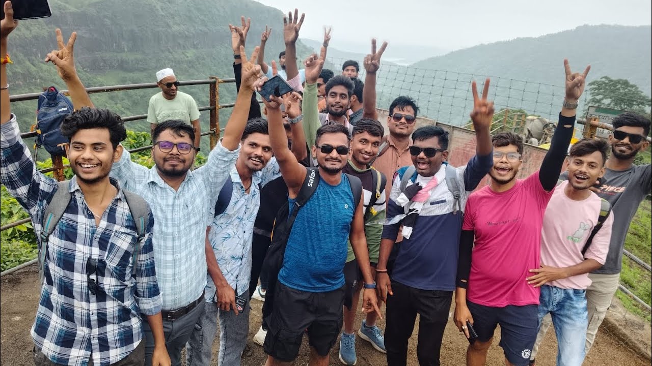 🏍️🛴हम आ गये Chikhaldhra..😅🍽️✈️🛬 बाईक Ride madhi khup majaa aali...🏍️🛵🏍️🏍️
