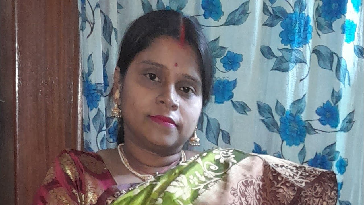 Sadharon Meyer lifestyle  is live happy SARASWATI puja. .