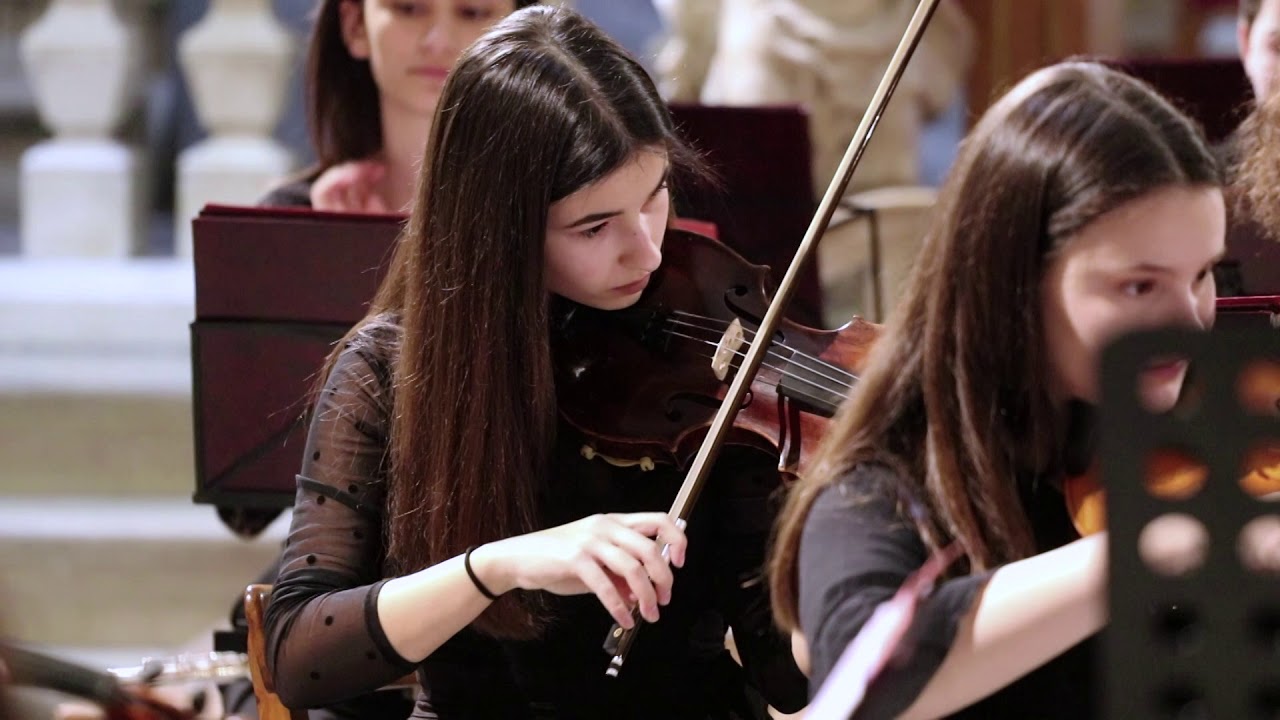 Nena Corak Cvijetni rondo