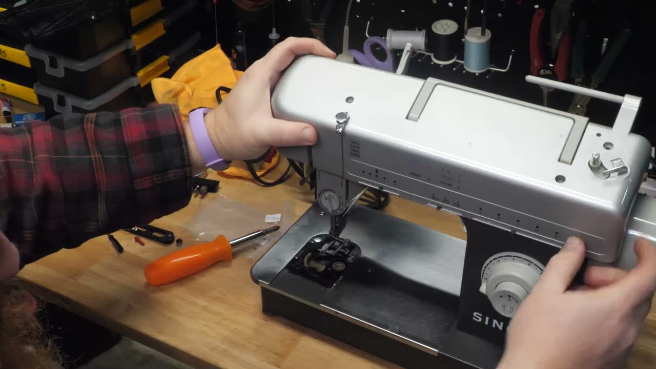 Singer CG500C Cleaning and Oiling