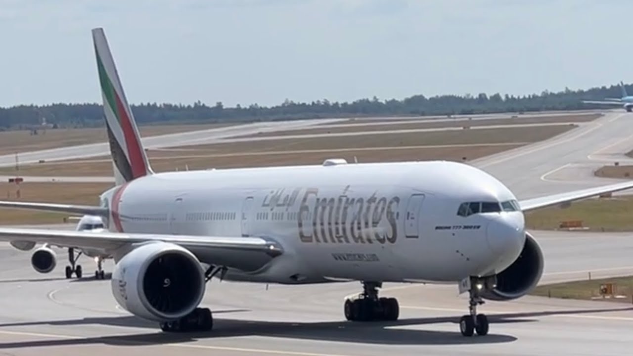 Emirates A6-ENX Dubai-Stockholm 2023-07-01 Boeing 777-300