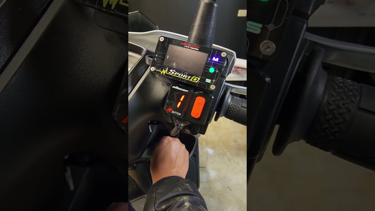 aRacer R.BUTTON