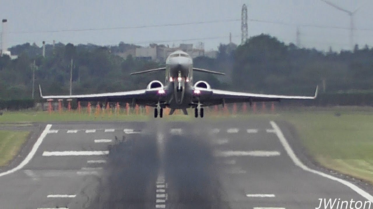 RAF Sentinel R1 ZJ692 Touch and Go at Newcastle Airport