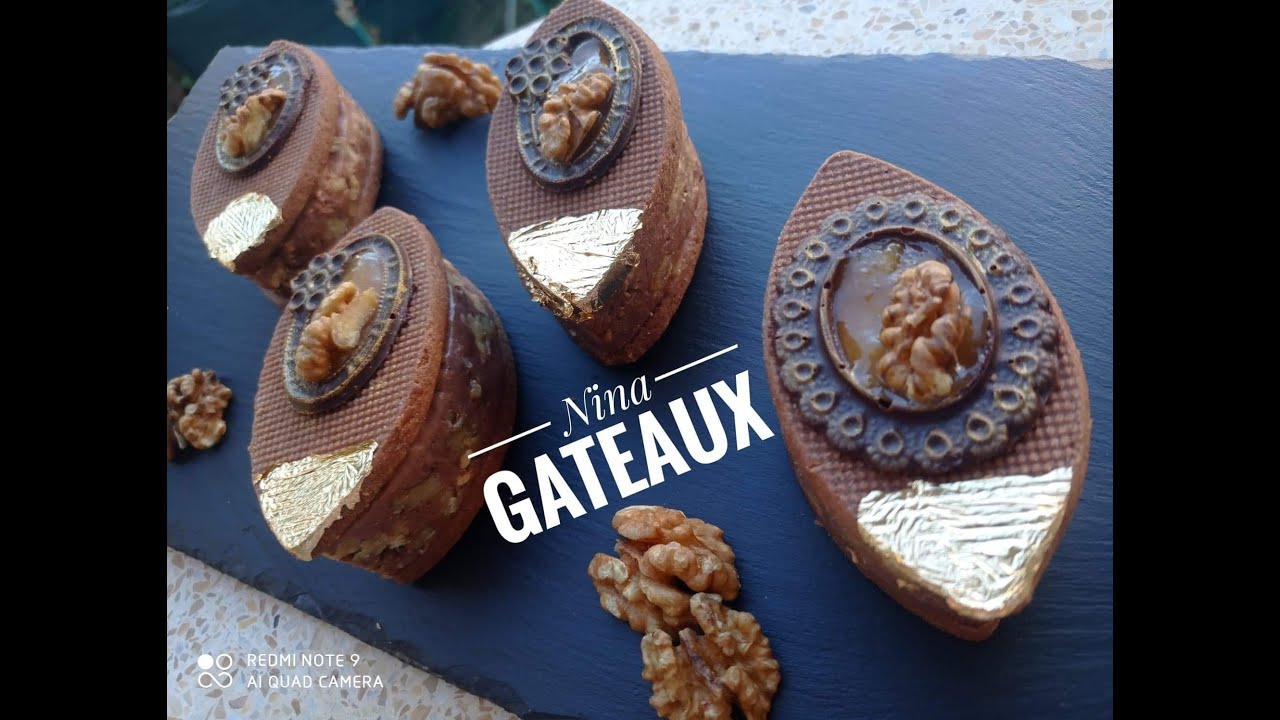 صابلي المرايا روعة 😋 و يذوب في الفم بحشو راءع 🥰🥰🇩🇿🇩🇿🇩🇿
