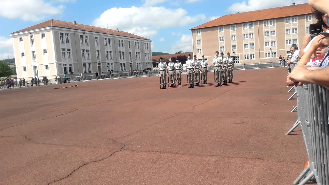 Quadrille avec baionnettes du 28ème Régiment de Transmissions