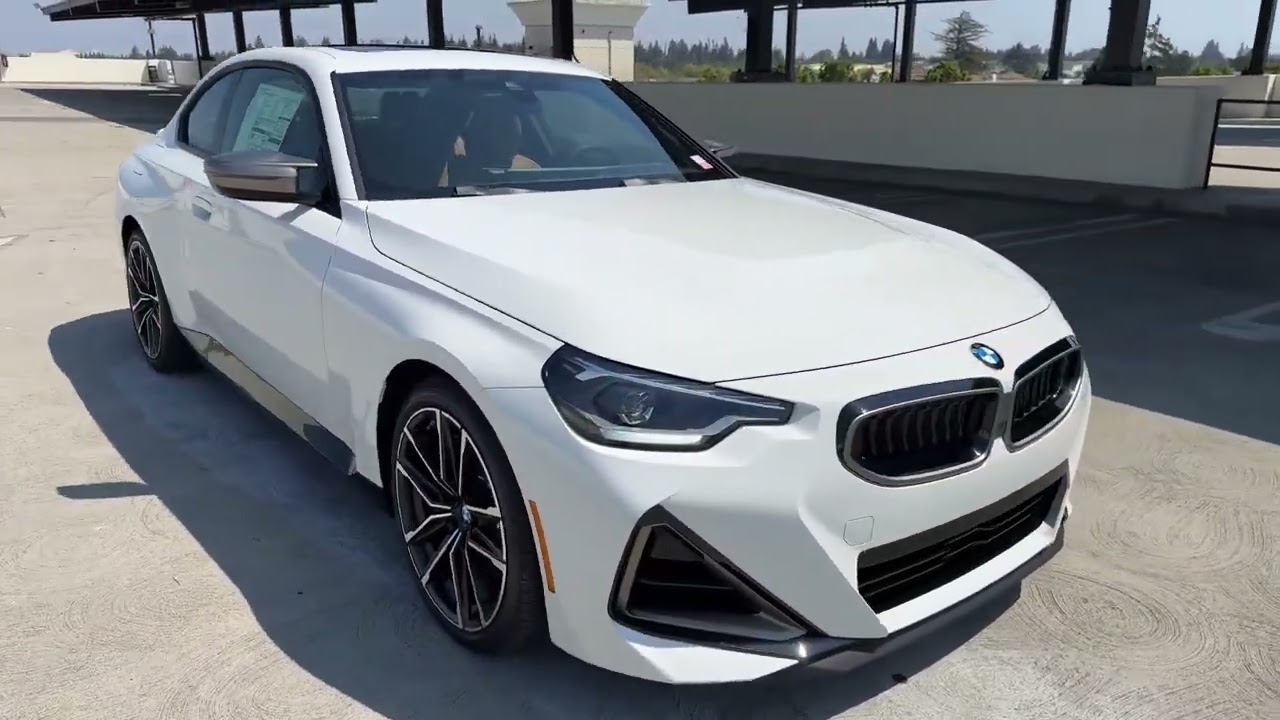 Tour the 2023 M240i xDrive in Alpine White with MPE (and revs!) | 4K
