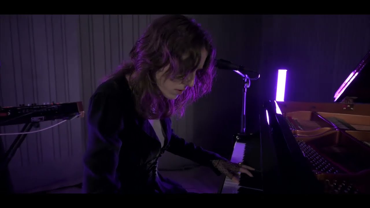 Birdy covers Christine and the Queens' 