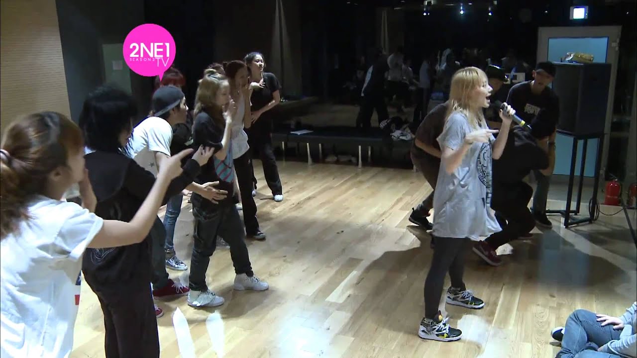 2NE1_TV_SEASON2_E01-3_2NE1 is back!