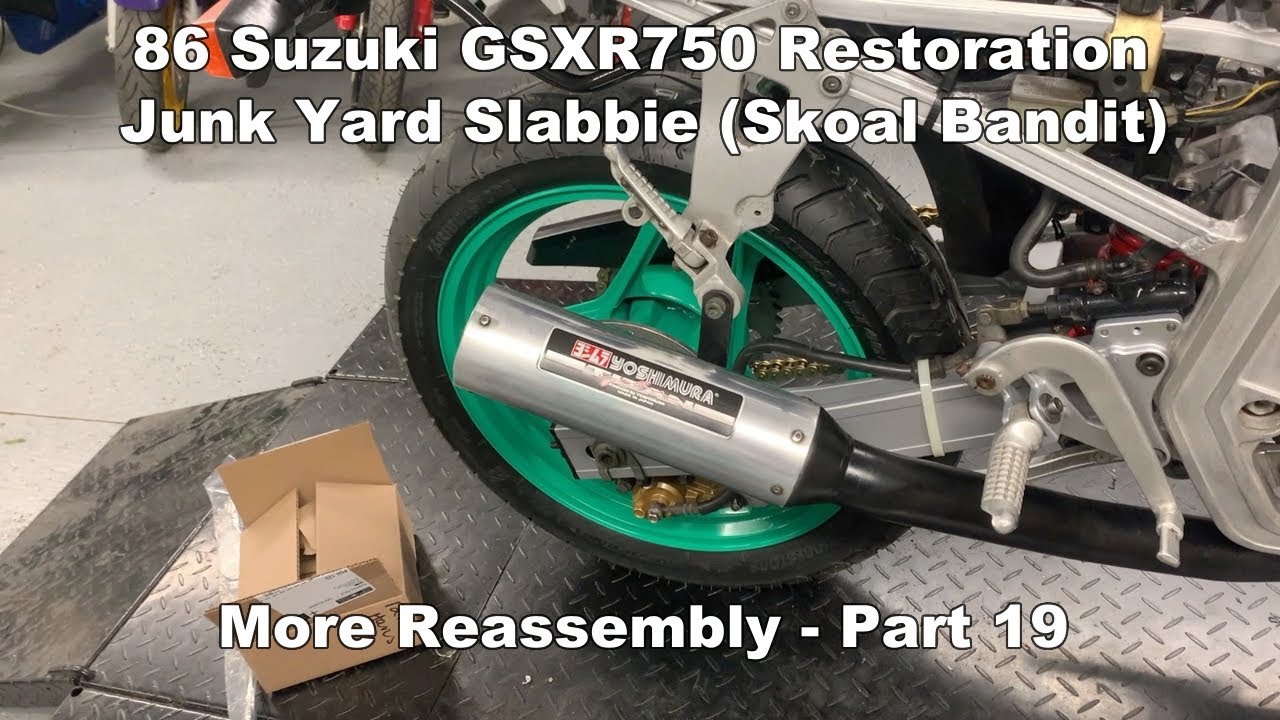 1986 Suzuki GSX-R 750 Skoal Bandit Restoration - part 19