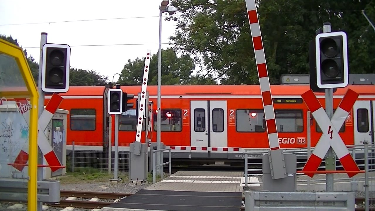 Spoorwegovergang Heinsberg-Oberbruch (D) // Railroad crossing // Bahnübergang