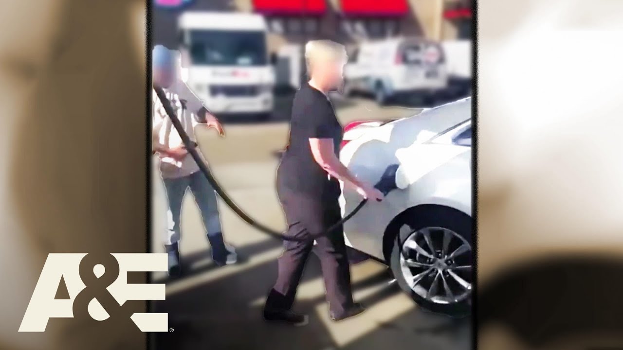 Woman SKIPS Gas Pump Line, Then Does Something SHOCKING | Customer Wars | A&E