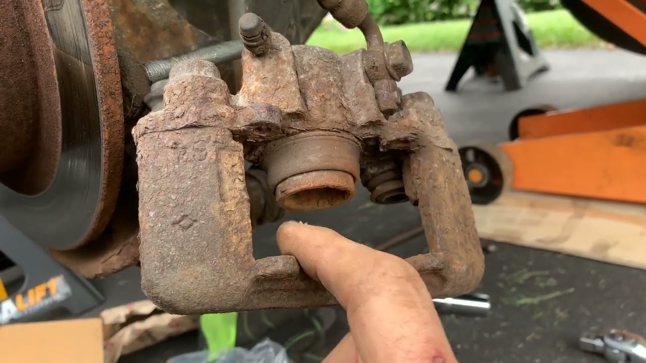 2003 2004 2005 Toyota Rav4 Rear Disc Brake Pad Replacement