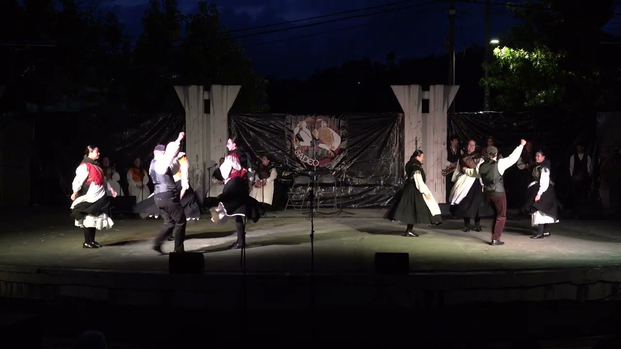 Galician folk dance: Vira de Bembibre