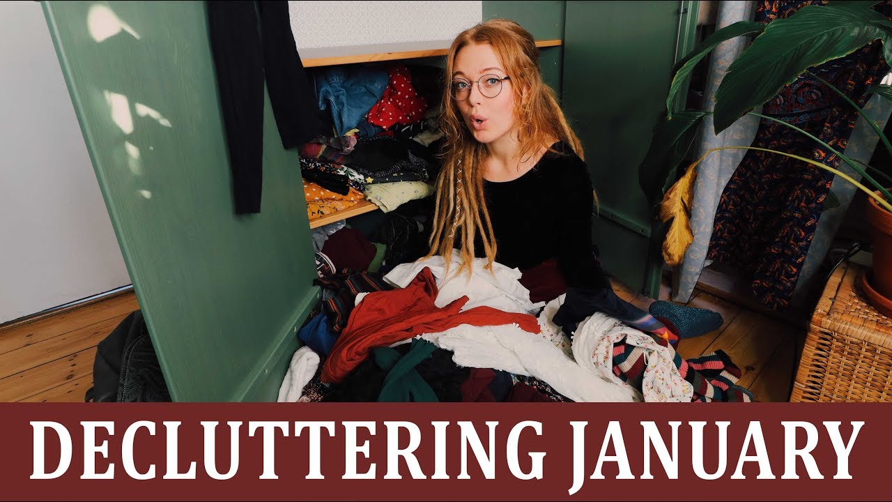Decluttering January | Clothes & Bathroom | Episode 3