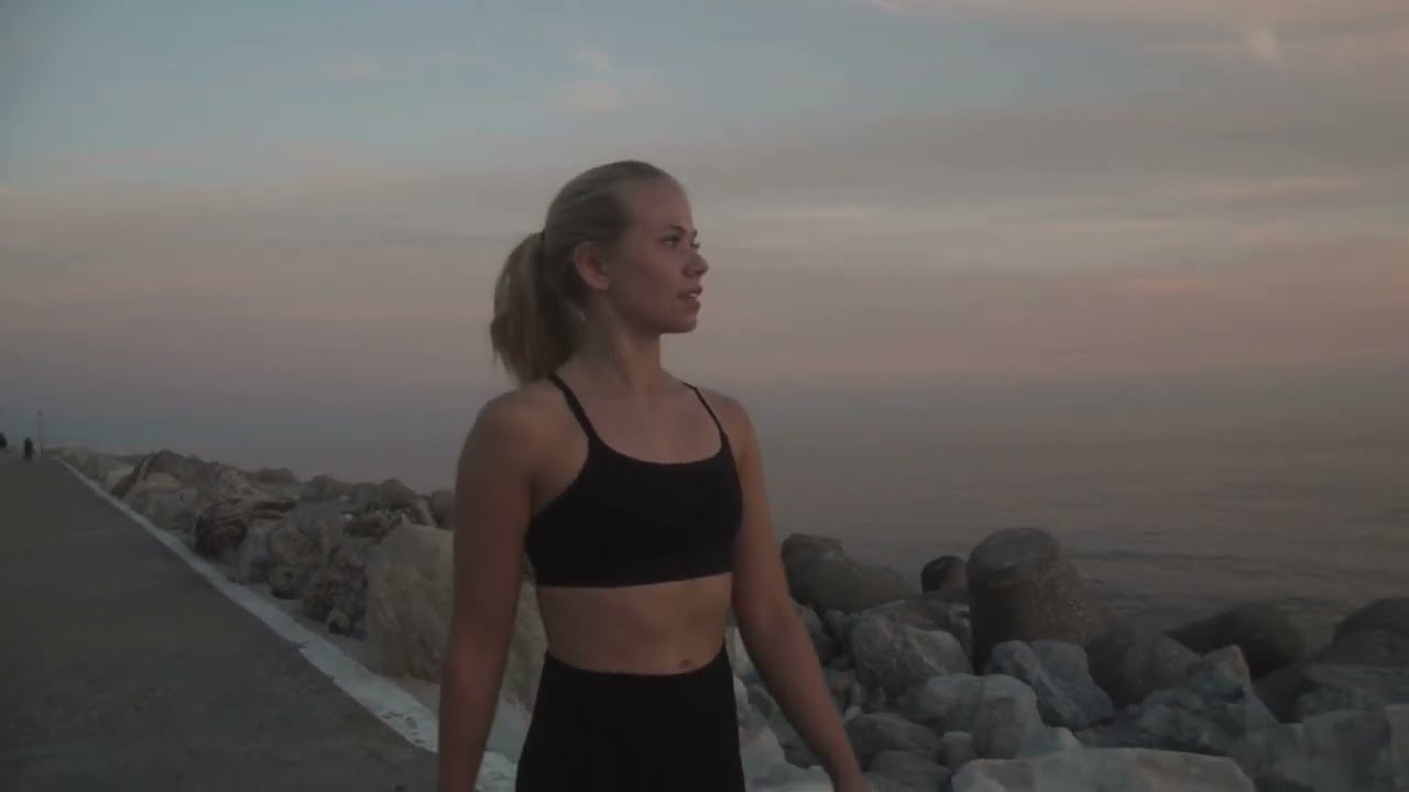 Craig Reever & Emmi – Crazy for Love (Pop/Electro Hit) style sabrina carpenter
